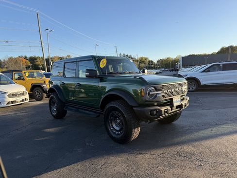 Used 2025 Ford Bronco Badlands image 7