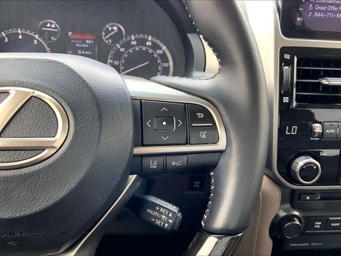Used 2022 Lexus GX 460 Luxury w/ Sport Design Package AWD/4WD image 25