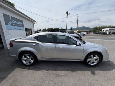 Used 2011 Dodge Avenger Lux FWD image 5