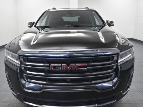 Used 2023 GMC Acadia AT4 image 2