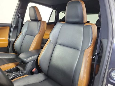 Used 2018 Toyota RAV4 SE w/ Power Extra Value Package FWD image 20