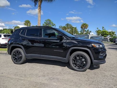 New 2026 Jeep Compass Latitude image 1