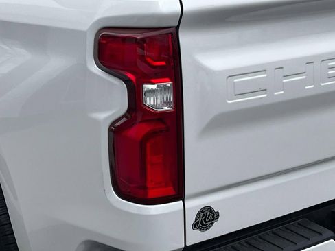 Certified 2023 Chevrolet Silverado 1500 High Country w/ Technology Package image 2