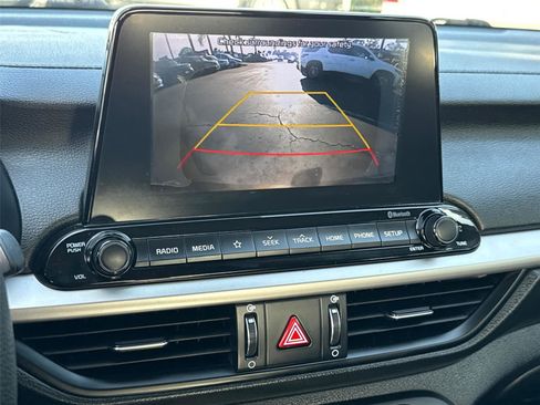 Used 2020 Kia Forte LXS FWD image 29