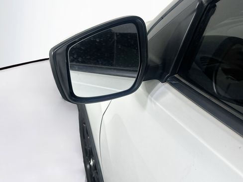 Used 2019 Nissan Kicks SV FWD image 16