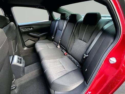 Used 2025 Honda Accord Sport image 16