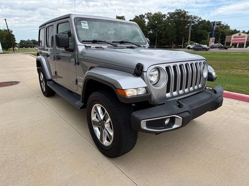Used 2020 Jeep Wrangler Unlimited Sahara AWD/4WD image 9