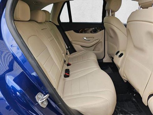 Used 2017 Mercedes-Benz GLC 300 4MATIC image 24