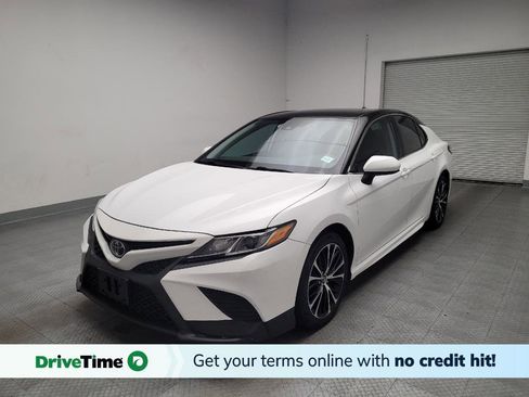 Used 2019 Toyota Camry SE w/ Carpet Mat Package FWD image 1