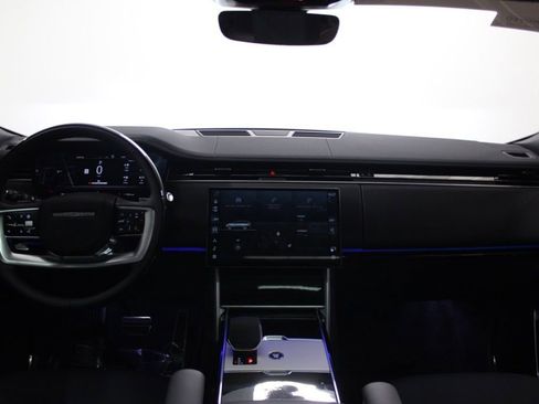 Certified 2025 Land Rover Range Rover SE AWD/4WD image 43