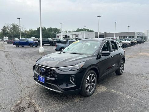 Certified 2023 Ford Escape Platinum w/ Premium Technology Package AWD/4WD image 4