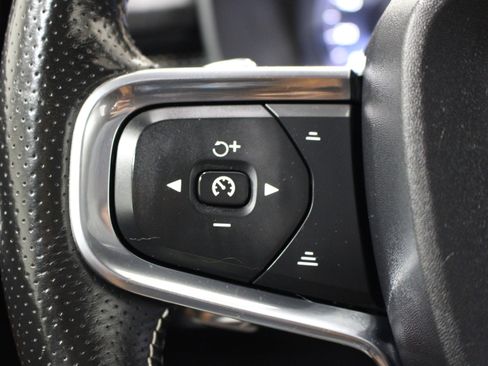 Used 2019 Volvo XC40 T5 R-Design AWD/4WD image 12