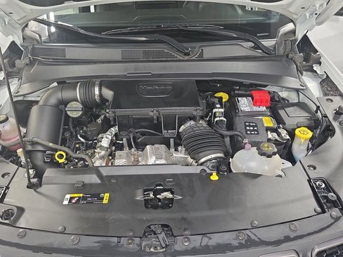 Used 2025 Jeep Compass Trailhawk image 28