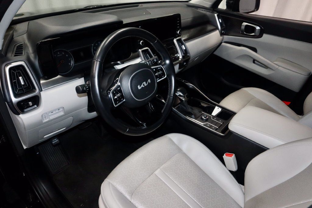 Used 2022 Kia Sorento S FWD image 26