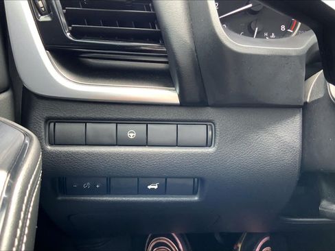 Used 2022 Nissan Rogue SV w/ SV Premium Package FWD image 34