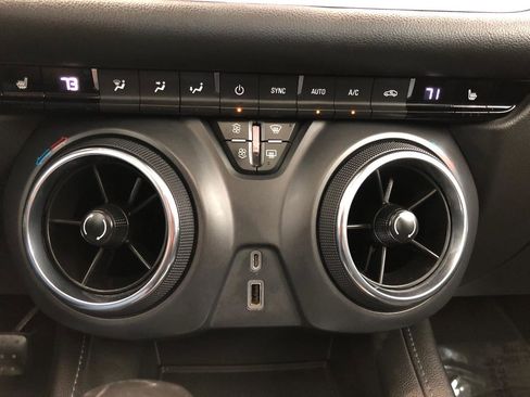 Used 2019 Chevrolet Blazer LT w/ Sun and Wheels Package AWD/4WD image 18