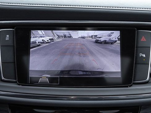 Used 2020 Buick Enclave Essence w/ Sport Touring Edition image 18