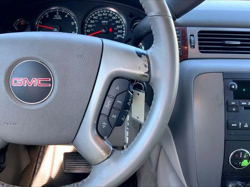 Used 2013 GMC Yukon XL SLT image 23