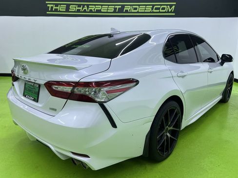 Used 2019 Toyota Camry XSE FWD image 10