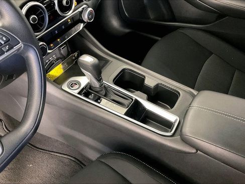 Used 2025 Nissan Sentra SV image 19