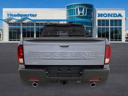 New 2026 Honda Ridgeline Black Edition image 4