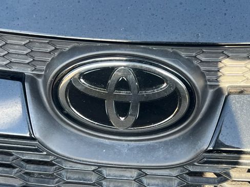 Used 2022 Toyota Corolla LE image 13