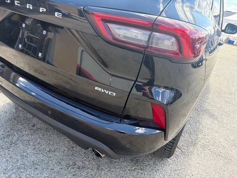 Used 2023 Ford Escape ST-Line w/ Tech Pack #1 AWD/4WD image 8