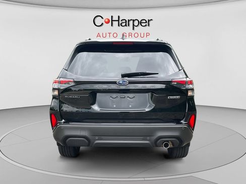 Used 2025 Subaru Forester Touring AWD/4WD image 4