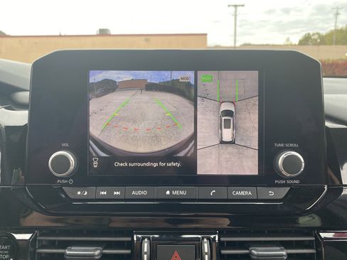 Used 2025 Nissan Pathfinder Rock Creek image 11