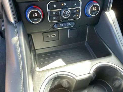 Used 2022 Chevrolet Suburban LS image 16