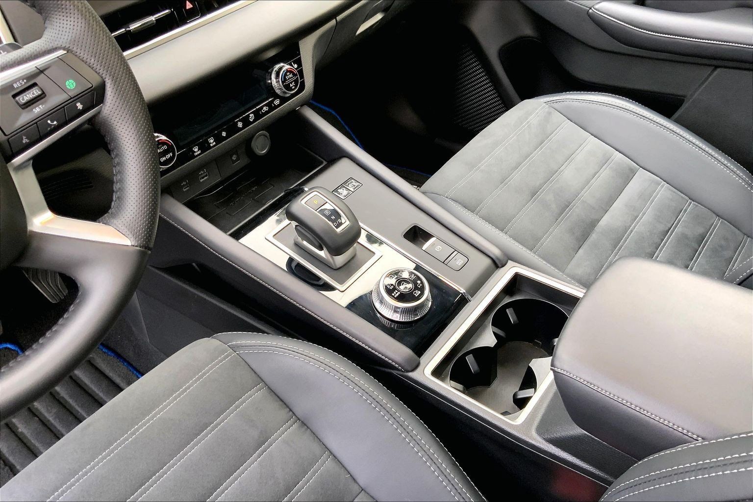 Used 2025 Mitsubishi Outlander 4WD Plug-In Hybrid image 19