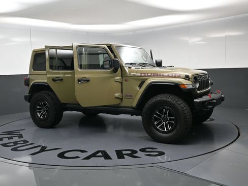 Used 2025 Jeep Wrangler Unlimited Rubicon AWD/4WD image 24