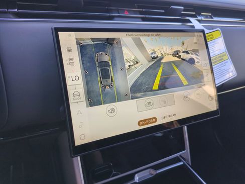 New 2026 Land Rover Range Rover SE image 21