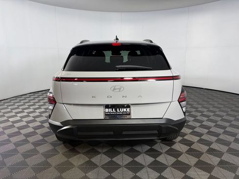 Used 2026 Hyundai Kona SEL Sport FWD image 8