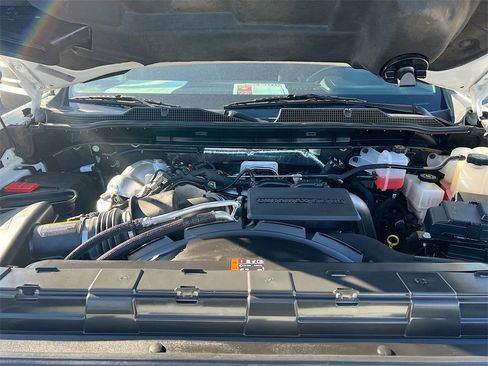 Used 2024 Chevrolet Silverado 2500 LT image 27