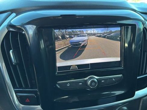 Used 2021 Chevrolet Traverse LS image 26