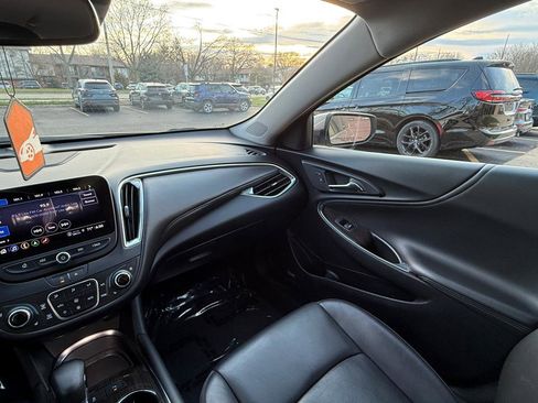 Used 2024 Chevrolet Malibu LT image 18