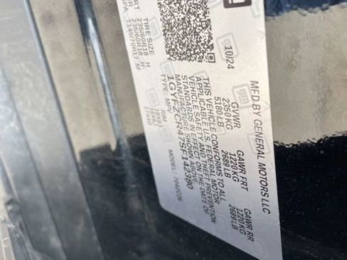 Used 2025 Cadillac XT4 Premium Luxury FWD image 13
