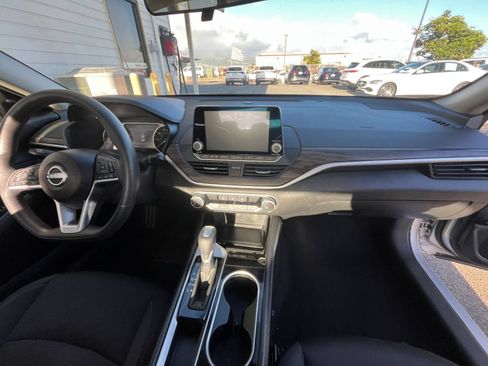 Used 2023 Nissan Altima 2.5 SV FWD image 32