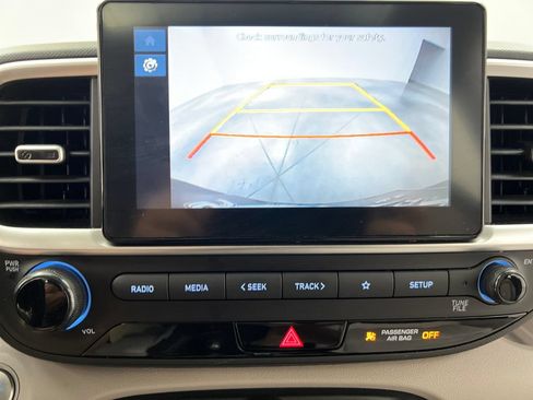 Used 2025 Hyundai Venue SEL FWD image 58