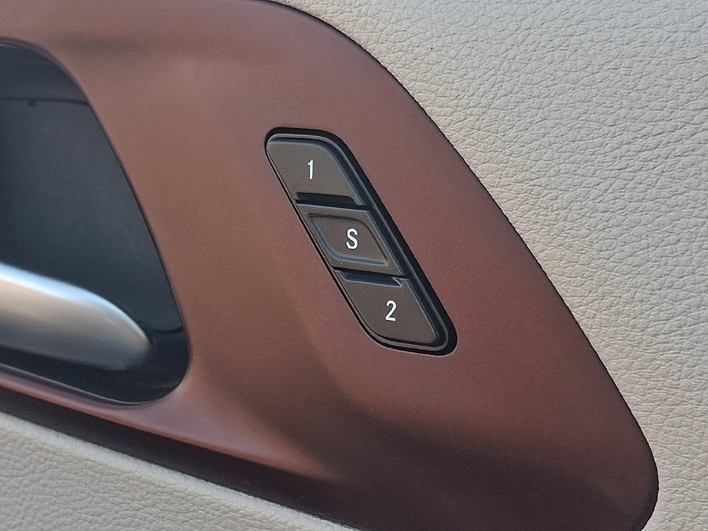 Certified 2020 Chrysler Pacifica Limited FWD image 26