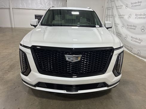 Used 2025 Cadillac Escalade Sport Platinum w/ LPO, ONYX Package image 2