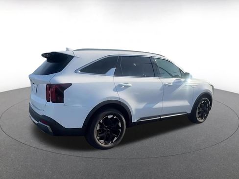 Used 2024 Kia Sorento S FWD image 15