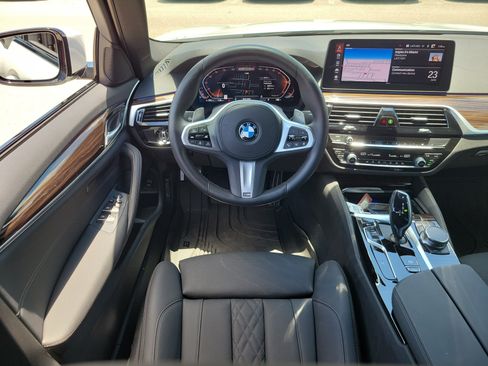 Used 2023 BMW 540i w/ M Sport Package RWD image 17