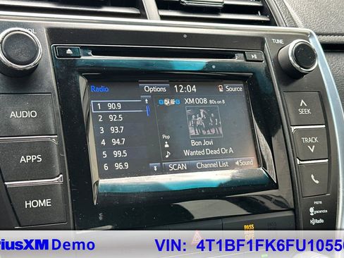 Used 2015 Toyota Camry LE image 30