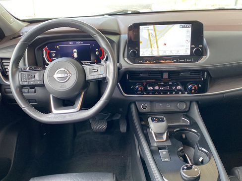 Certified 2023 Nissan Rogue Platinum w/ Platinum Premium Package AWD/4WD image 17