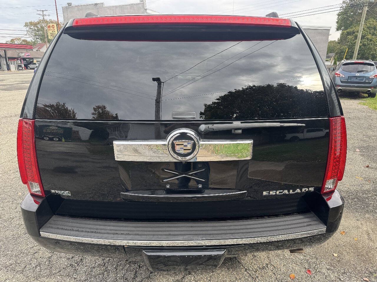 Used 2011 Cadillac Escalade ESV AWD w/ Livery Package image 8