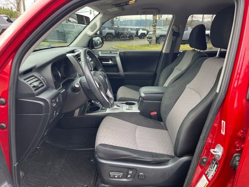 Used 2019 Toyota 4Runner SR5 image 7