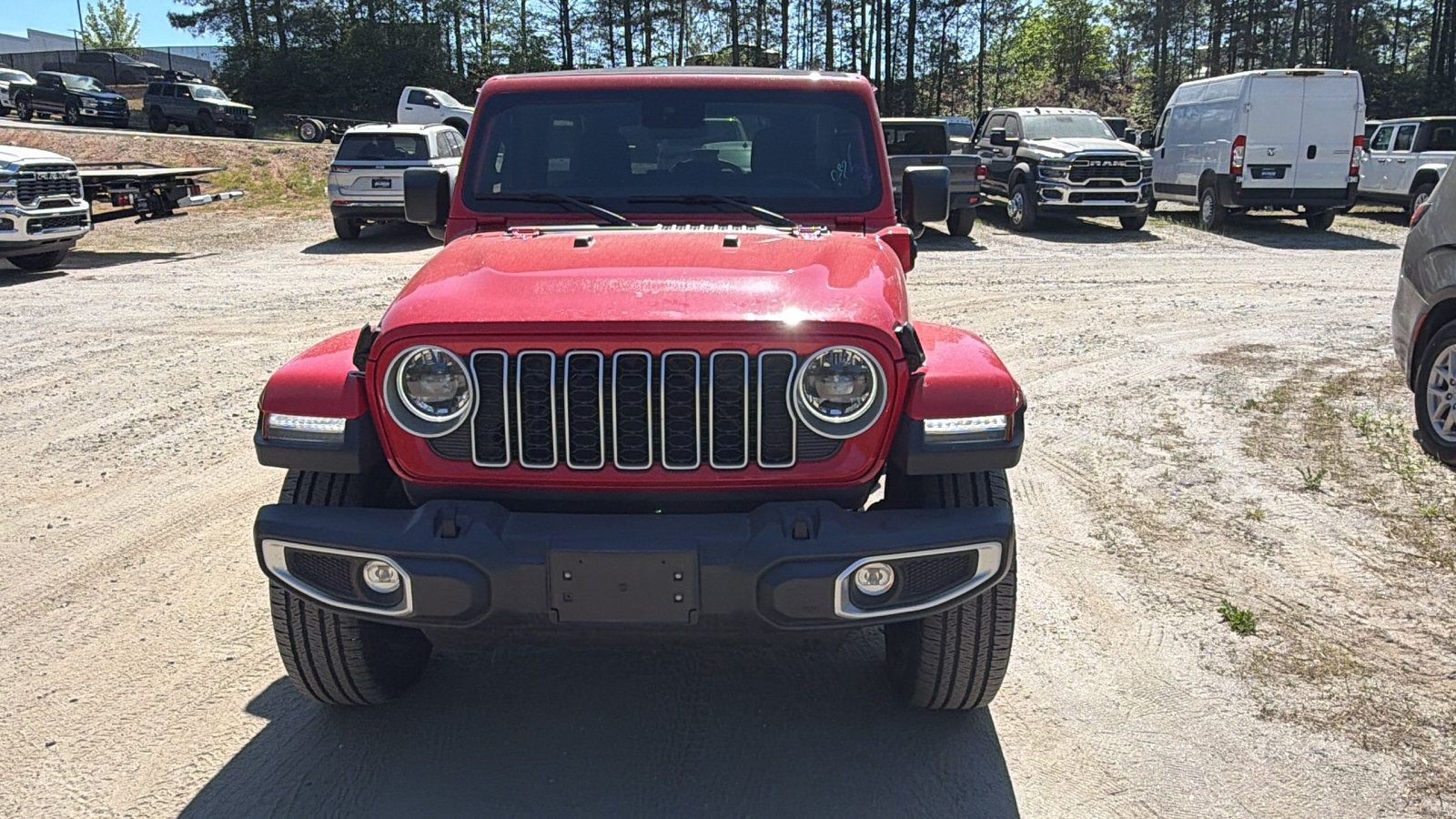 Used 2025 Jeep Wrangler Unlimited Sahara w/ Safety Group AWD/4WD image 3