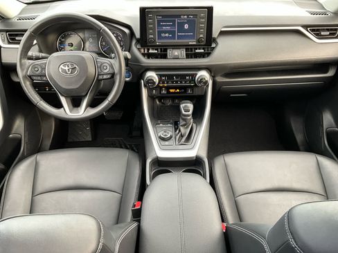 Used 2021 Toyota RAV4 XLE Premium image 12